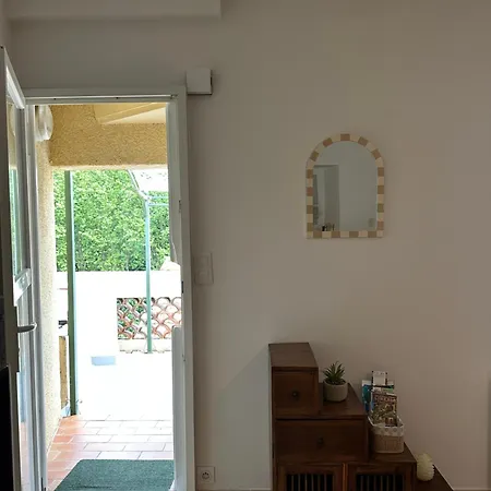 アパート T2 Avec Terrasse Privee, 4 Couchages, Proche De La Cure Thermale, Centre-ville *